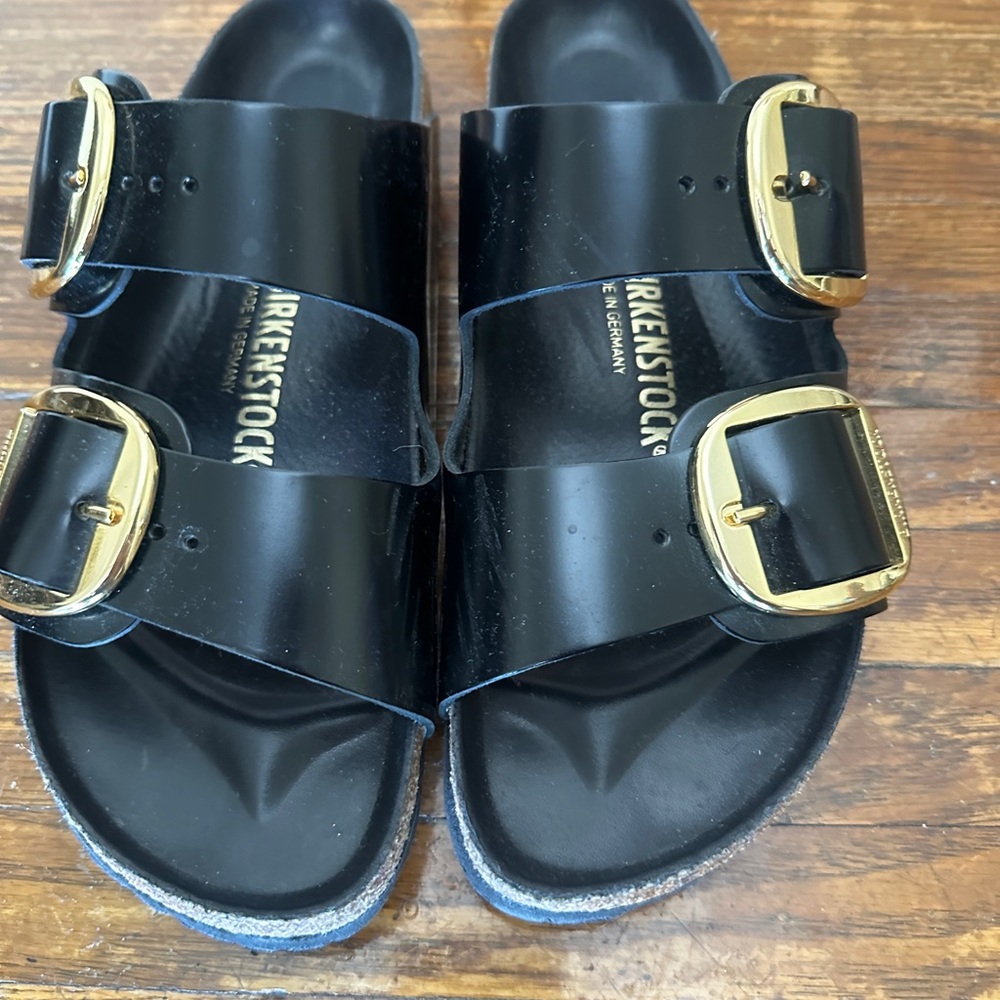 Big buckle Birkenstocks (black patent)